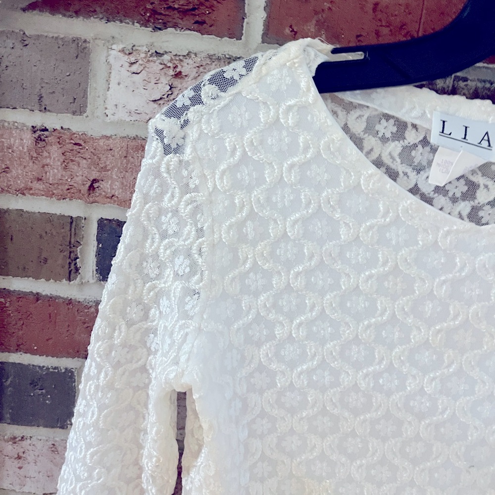 LIA White Lace 1/2 Length Sleeve Top S NWOT - Picture 4 of 9